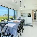 Beautiful In With Kitchen 펜션 알링에