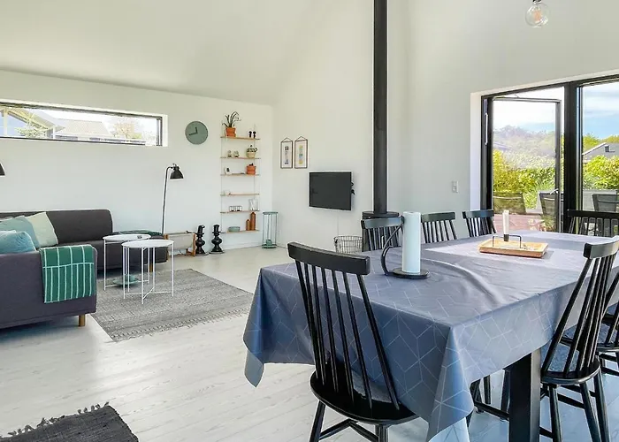 Beautiful In With Kitchen *